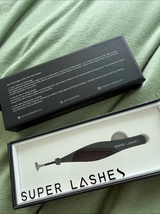 super lashes Other - SUPER LASHES Flat Top Tweezer and mirror  2 pack